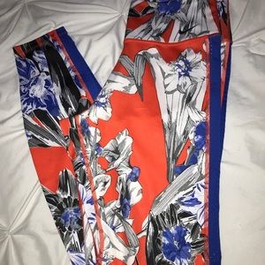 Nike Dri Fit Women's Hyper Femme One Floral Leggings Medium Fitted Yoga Pants